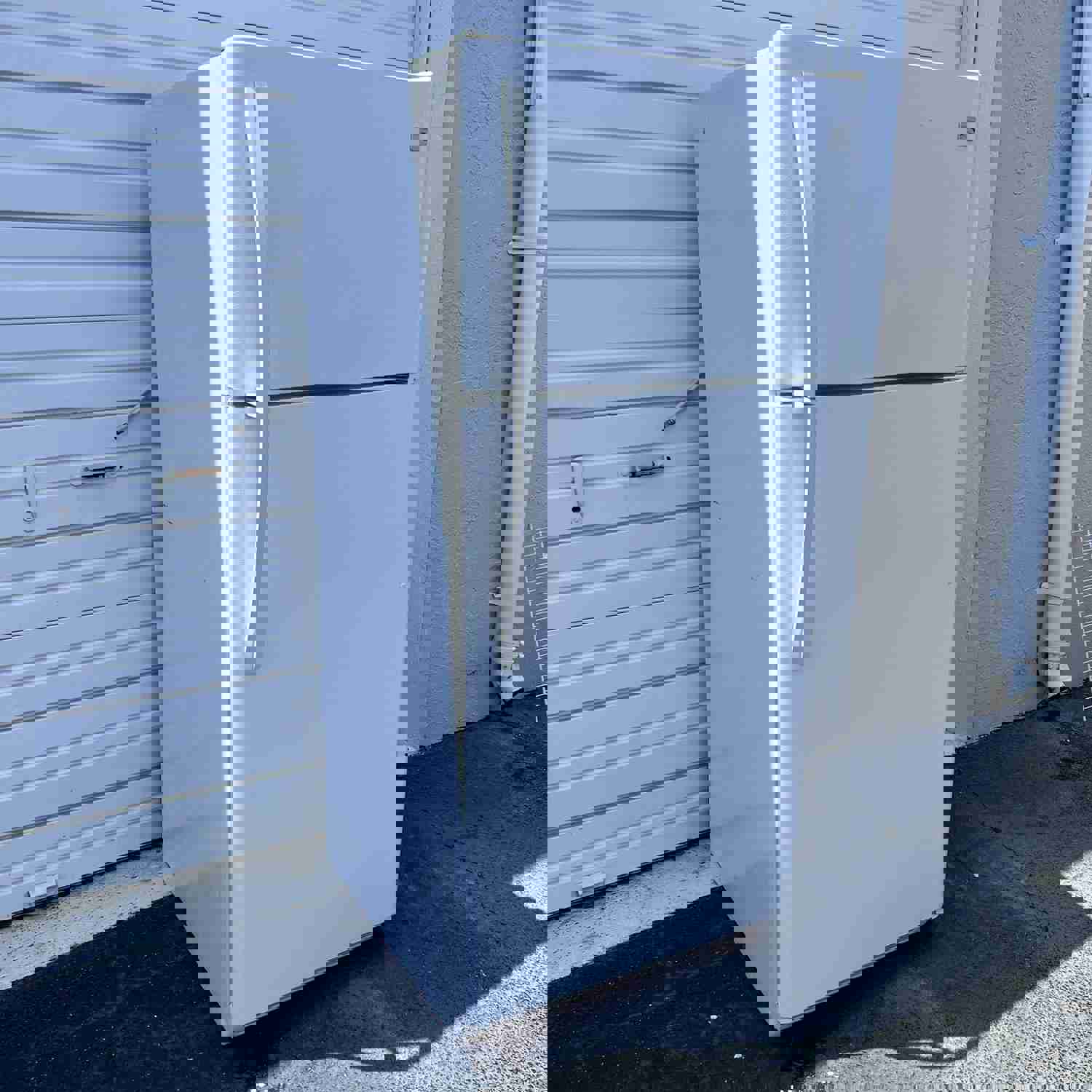 Kenmore Top and Bottom Refrigerator with Ice Maker - Affordable & Fast Delivery