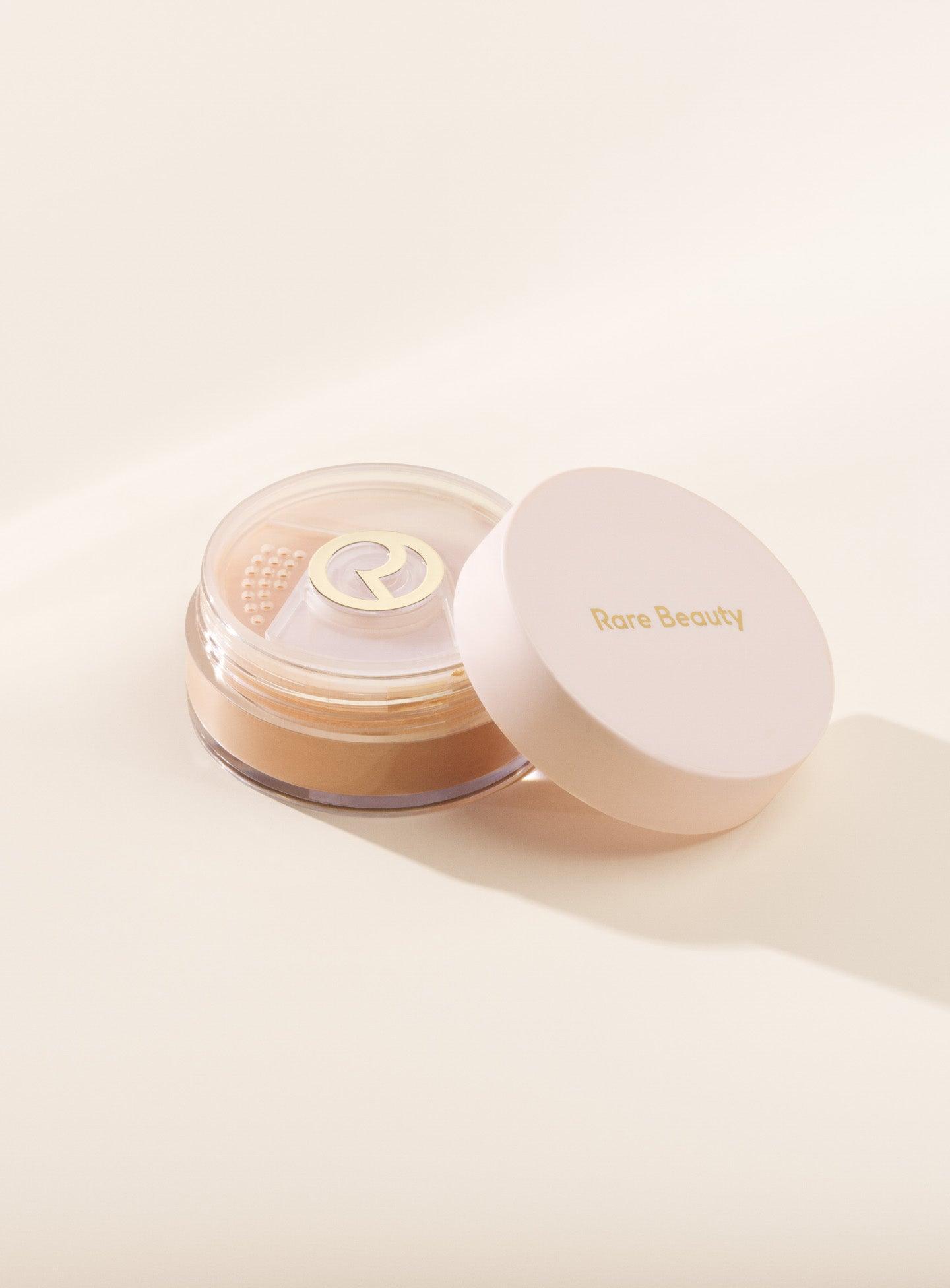 RARE BEAUTY ALWAYS AN OPTIMIST SOFT RADIANCE SETTING POWDER (MEDIUM)