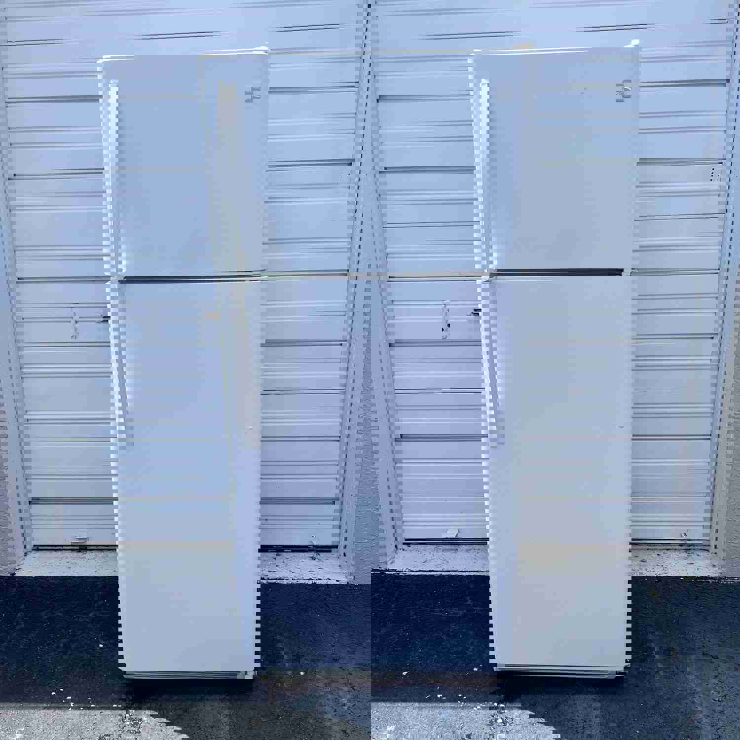 Kenmore Top and Bottom Refrigerator with Ice Maker - Affordable & Fast Delivery