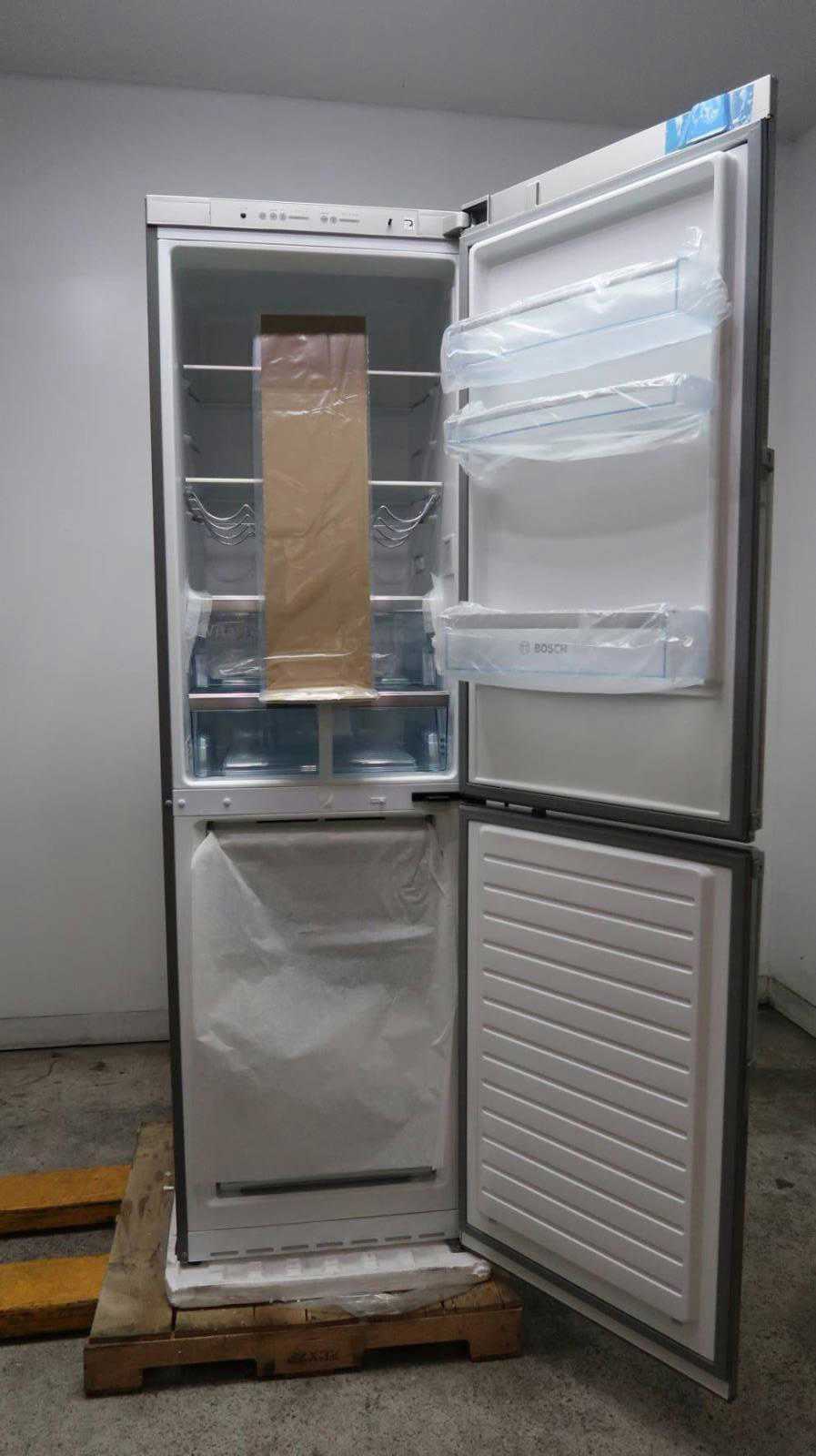 Bosch 800 Series 24-Inch Bottom Freezer Refrigerator with Ice Maker (B11CB81SSS)