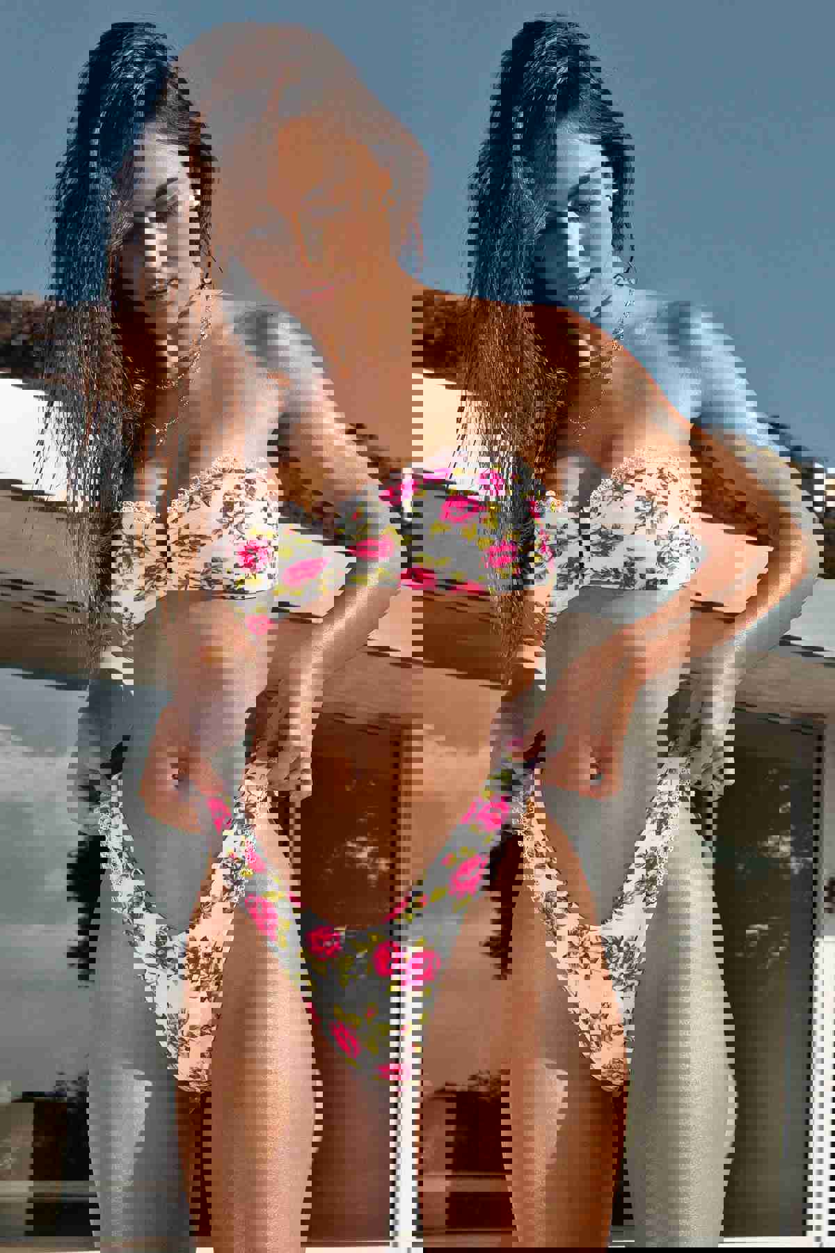 BLOOMIN BEAUTY - Gold V Ring Bandeau Top & High Leg Bottom • White