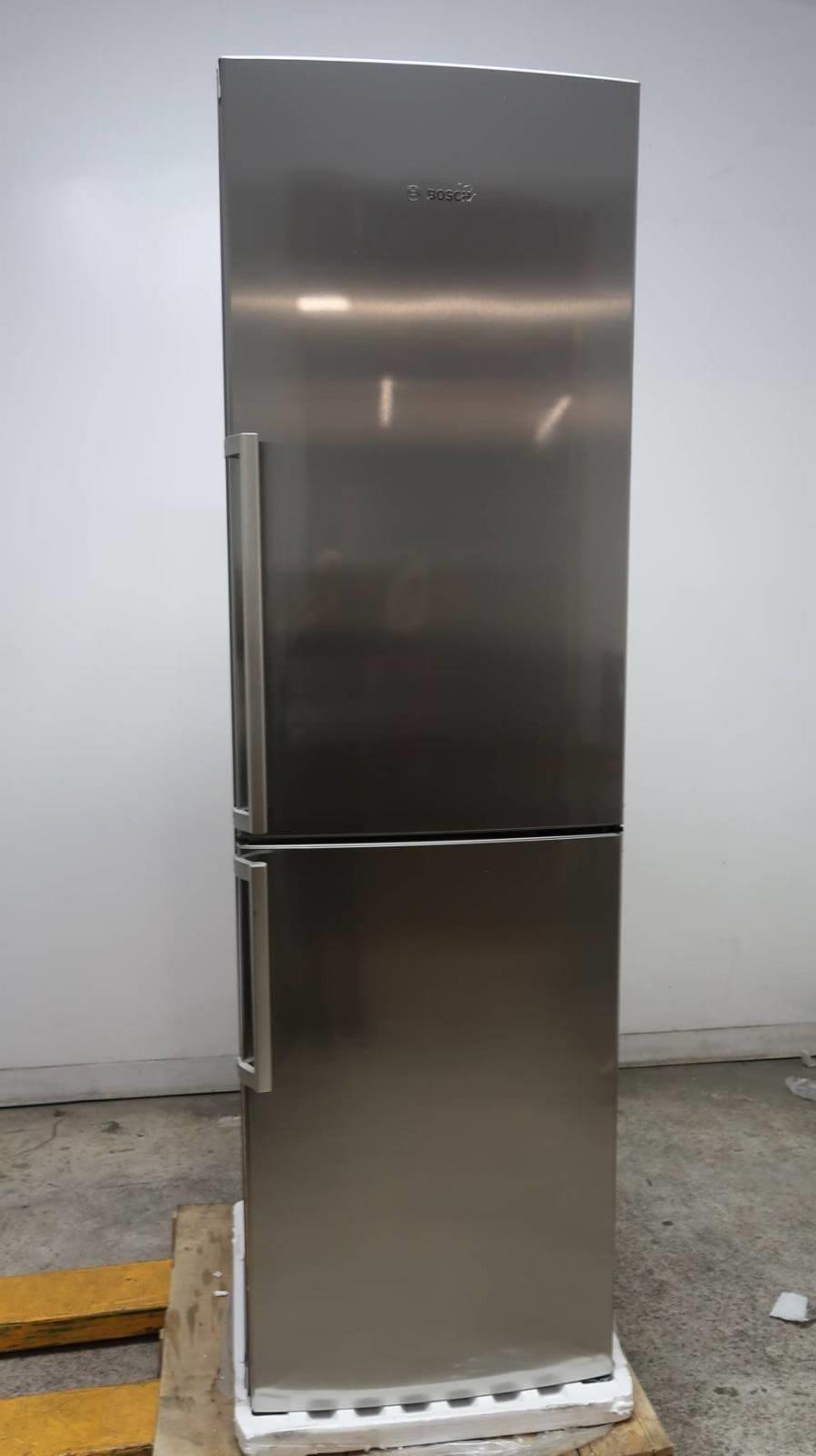 Bosch 800 Series 24-Inch Bottom Freezer Refrigerator with Ice Maker (B11CB81SSS)