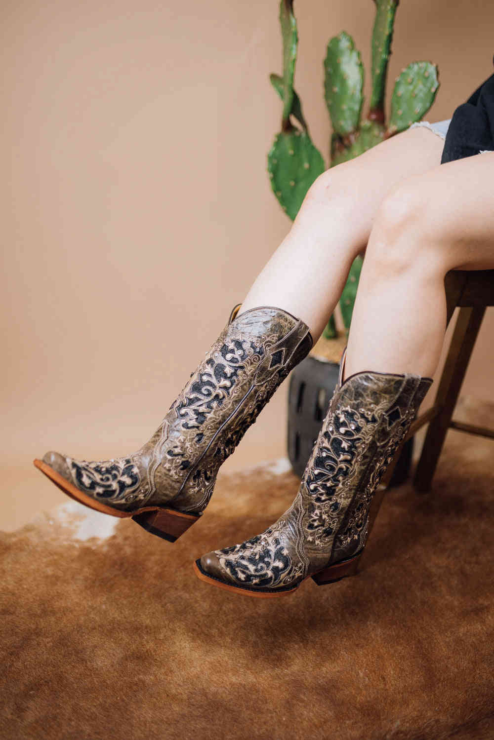 The Flora Retro Cowgirl Boot