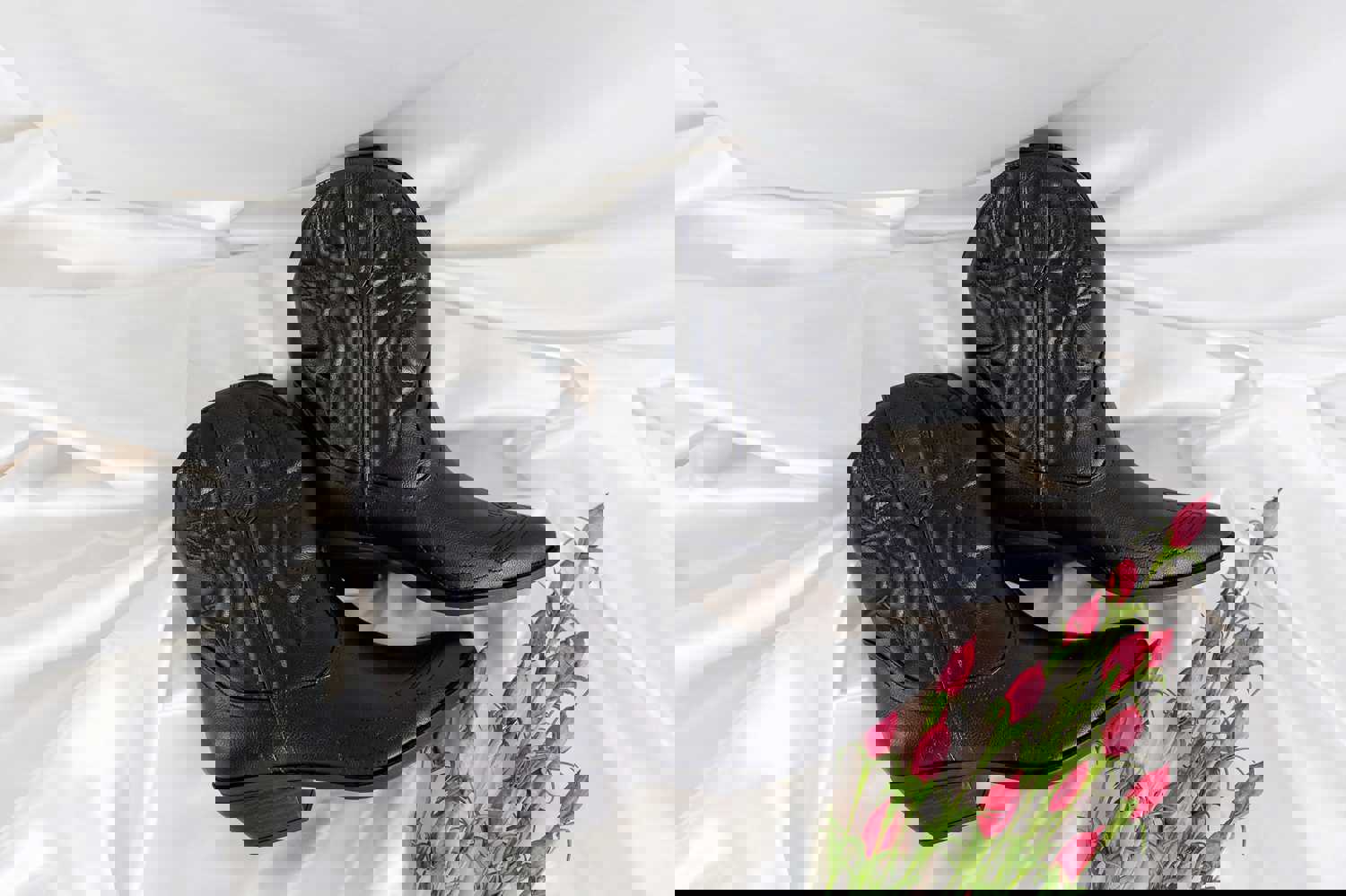 Watermelon Crawl Ankle Cowgirl Boots - Black