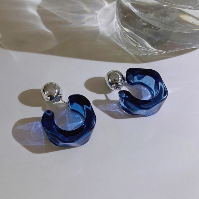 Acrylic Hoop Earrings for Women - Fashionable Retro Twist Stud Earrings