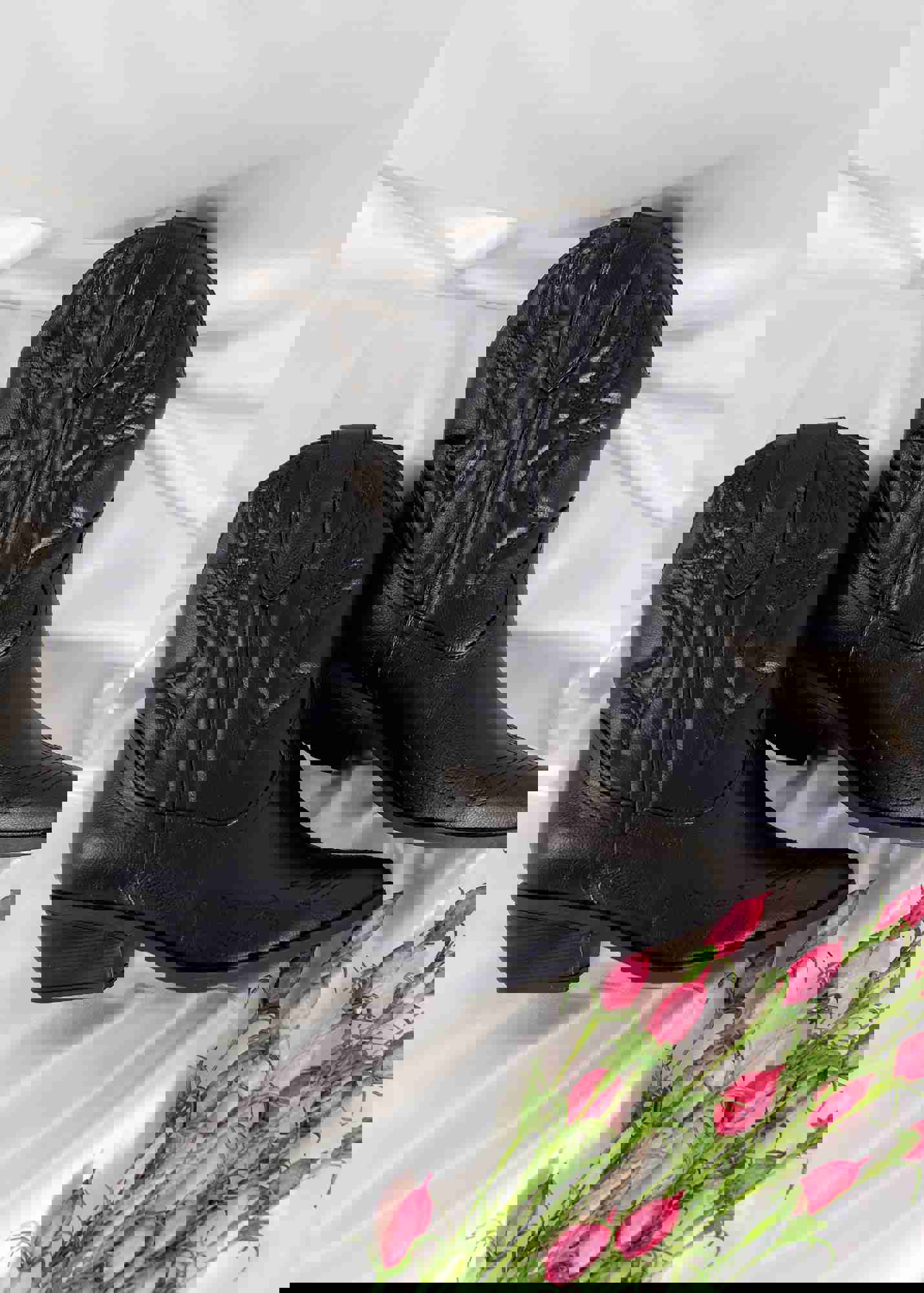 Watermelon Crawl Ankle Cowgirl Boots - Black