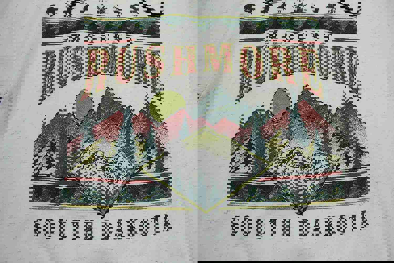 Mt Rushmore Vintage 90s Striped Tourist Location South Dakota Hoodie Sweatshirt
