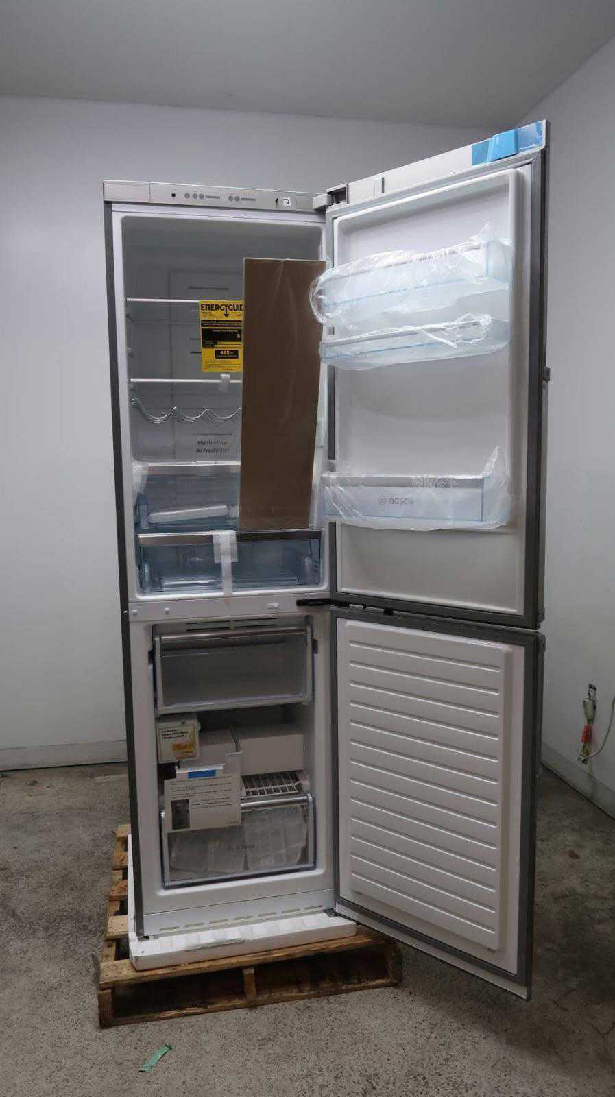 Bosch 800 Series 24 Inch Bottom Freezer Refrigerator with Ice Maker