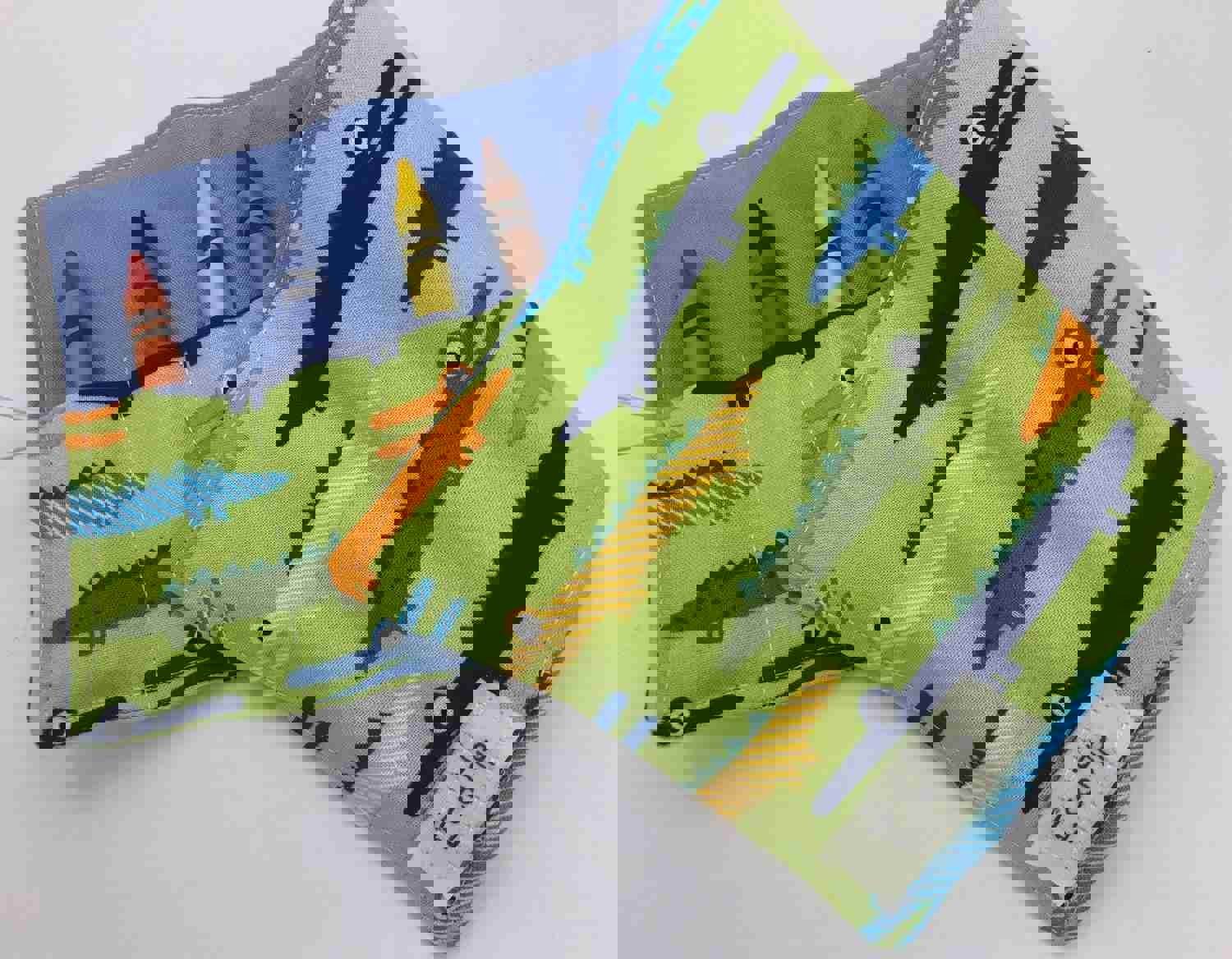 Green Alligator Crayon Wallet - Fun Animal Craft Toy for Kids