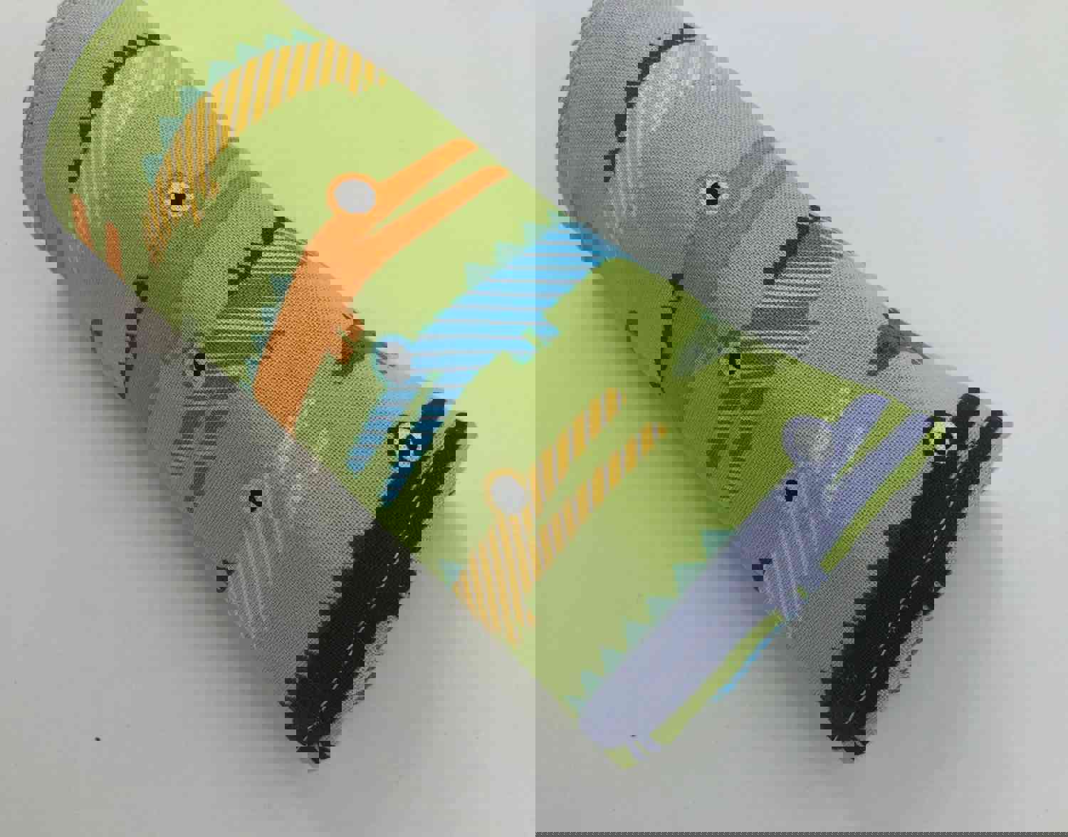 Green Alligator Crayon Wallet - Fun Animal Craft Toy for Kids