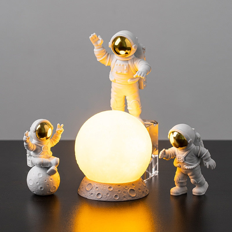3Pc Astronaut Decor Action Figures and Moon Home Decor Resin Astronaut Statue