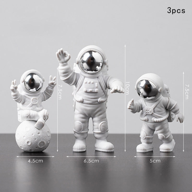 3Pc Astronaut Decor Action Figures and Moon Home Decor Resin Astronaut Statue