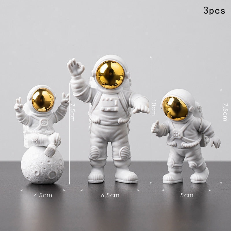 3Pc Astronaut Decor Action Figures and Moon Home Decor Resin Astronaut Statue