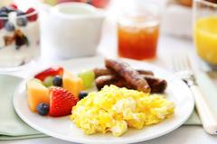 Heavens Harvest Survival Breakfast Bucket - 104 Servings (4 Varieties + Bonus Nonfat Dry Milk)