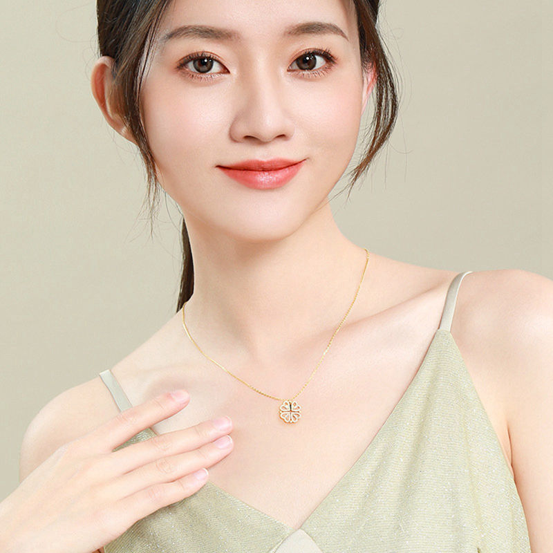 Retro Magnetic Folding Heart Shaped Four Leaf Clover Pendant Necklace for Women