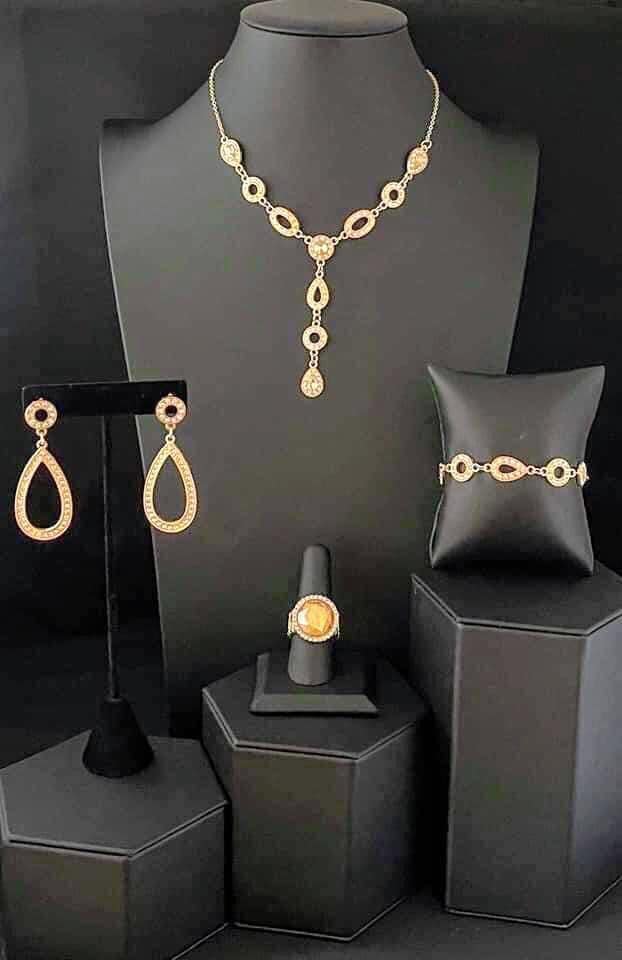 Paparazzi Fashion Fix Fiercely 5th Avenue Trend Blend - April 2021