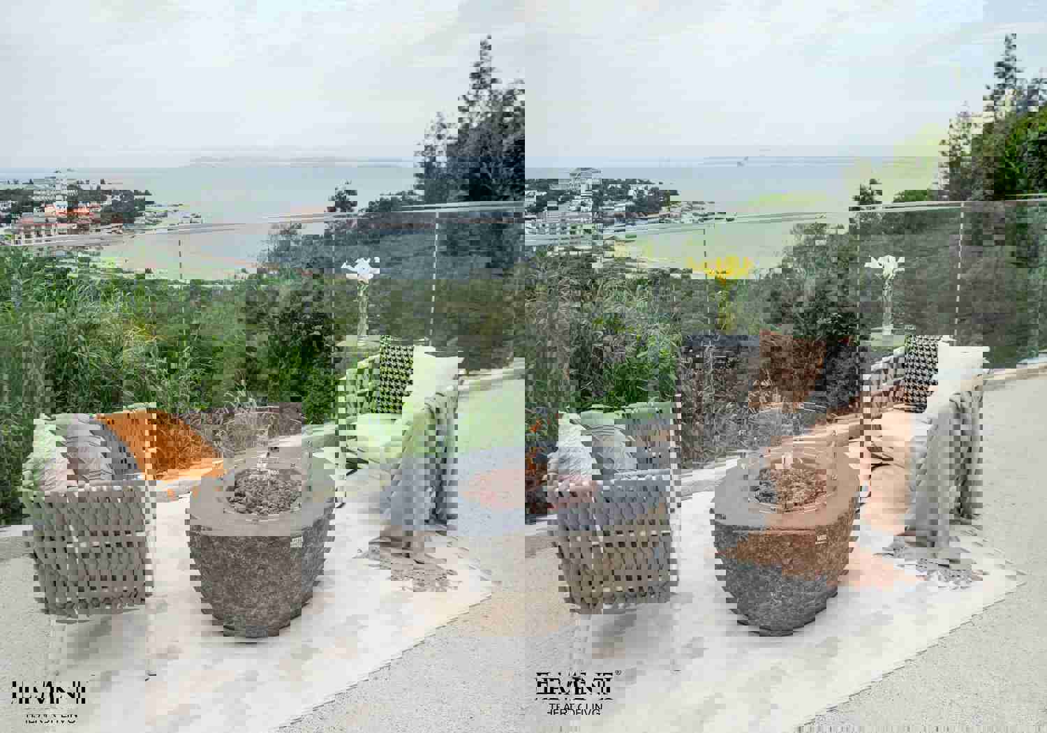 Boulder Natural Hard Rock Concrete Fire Pit Table