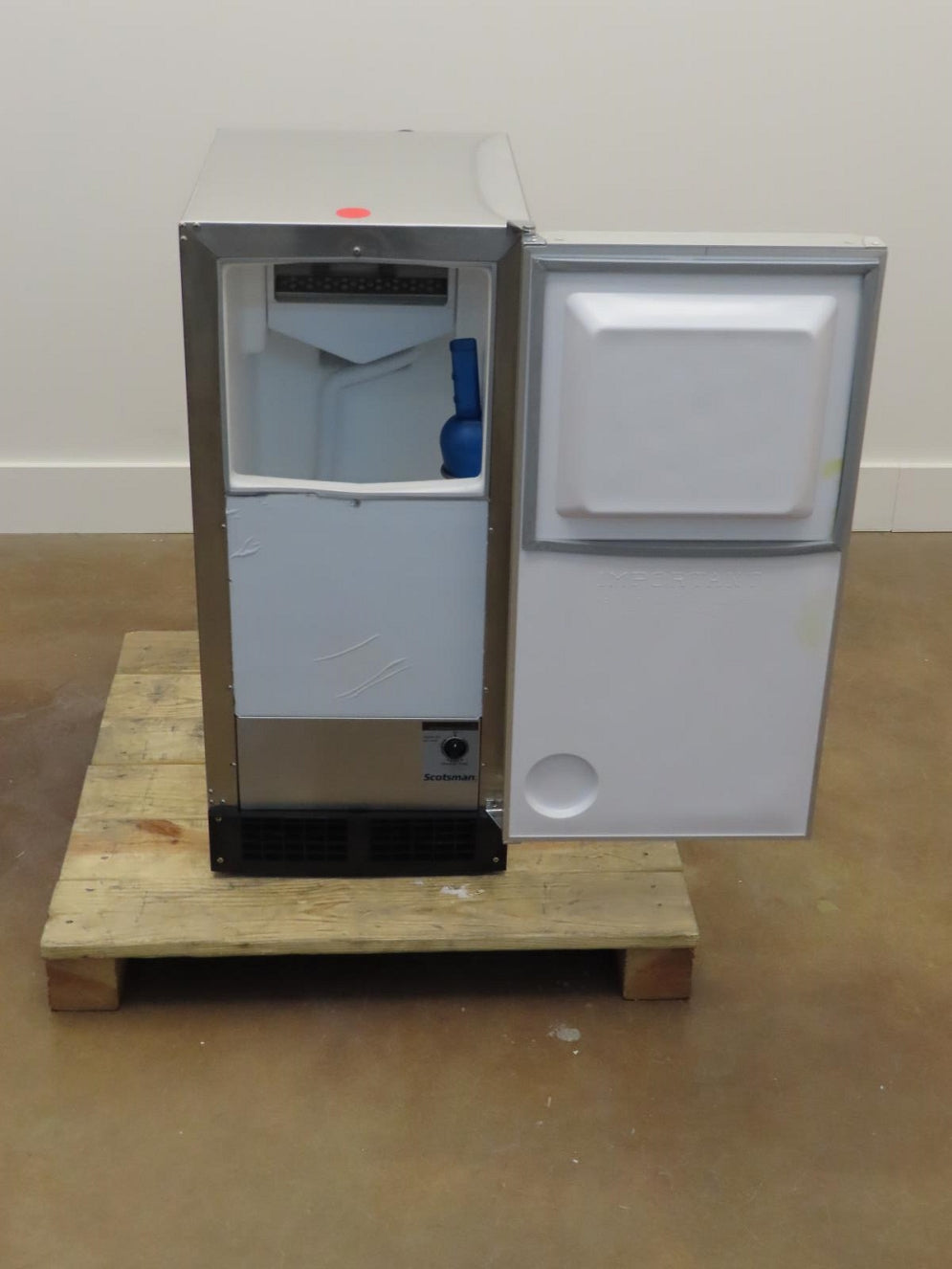 Scotsman DCE33PA1SSD 15 Gourmet Under Counter Ice Maker with 26 lbs Storage