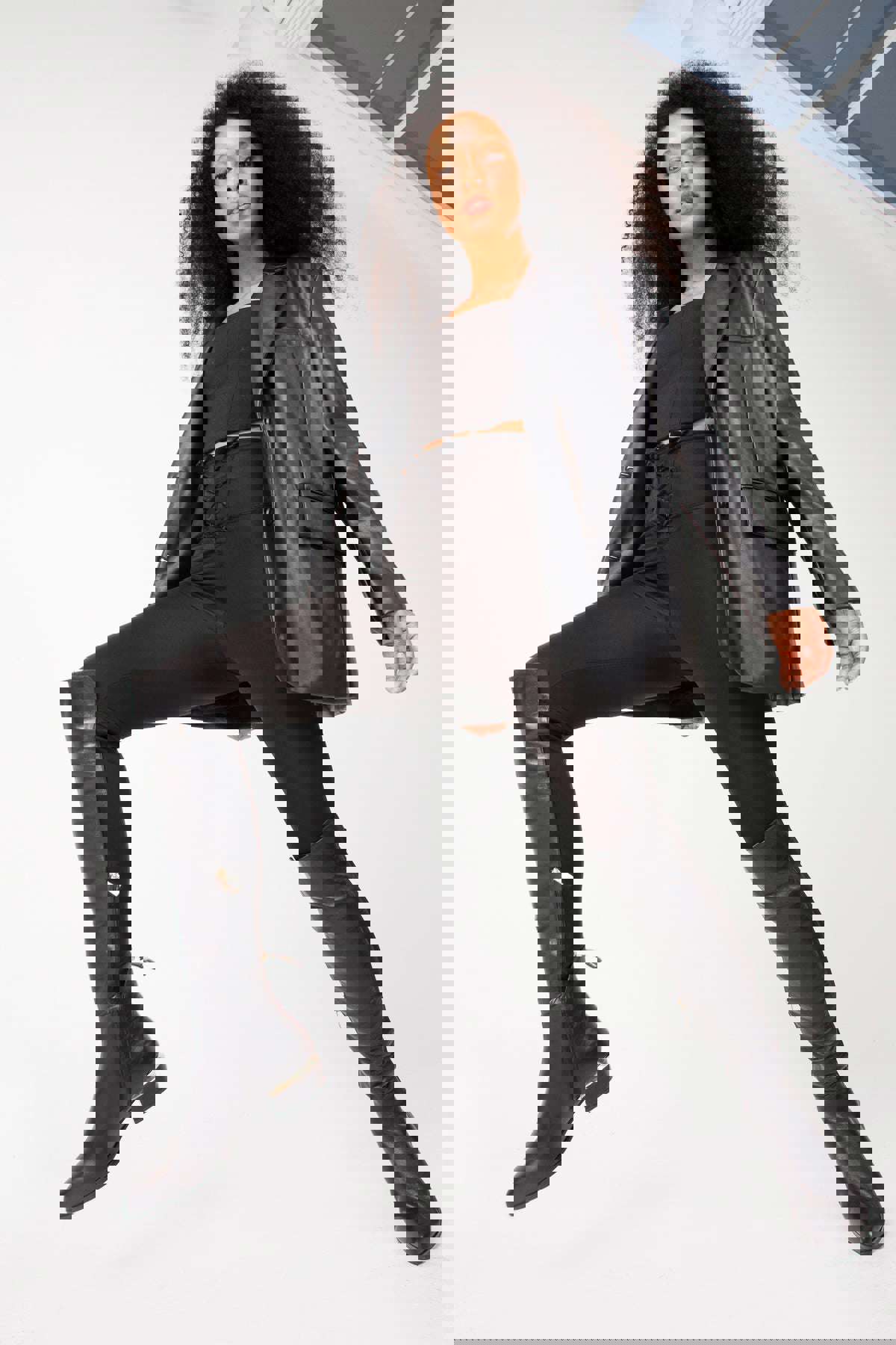 Fairoks Black Leather Pointy Toe Knee High Women Boot
