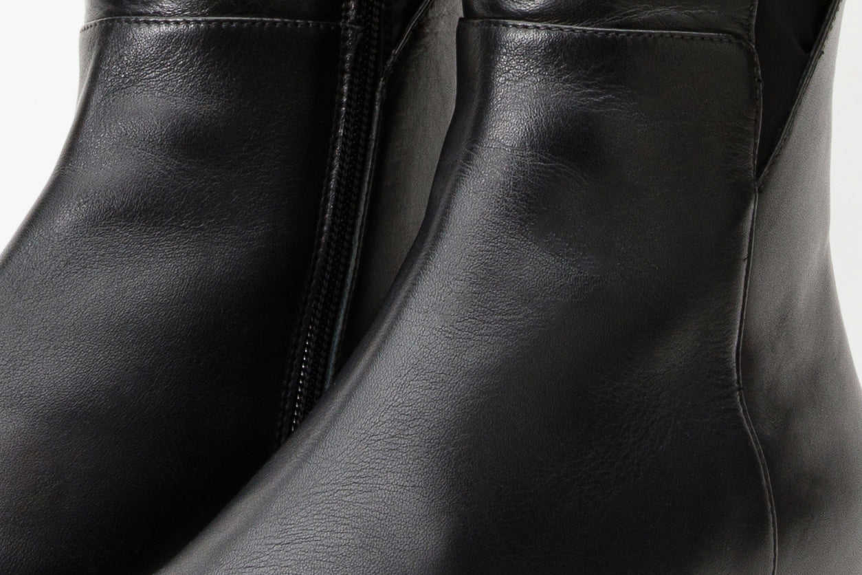 Fairoks Black Leather Pointy Toe Knee High Women Boot