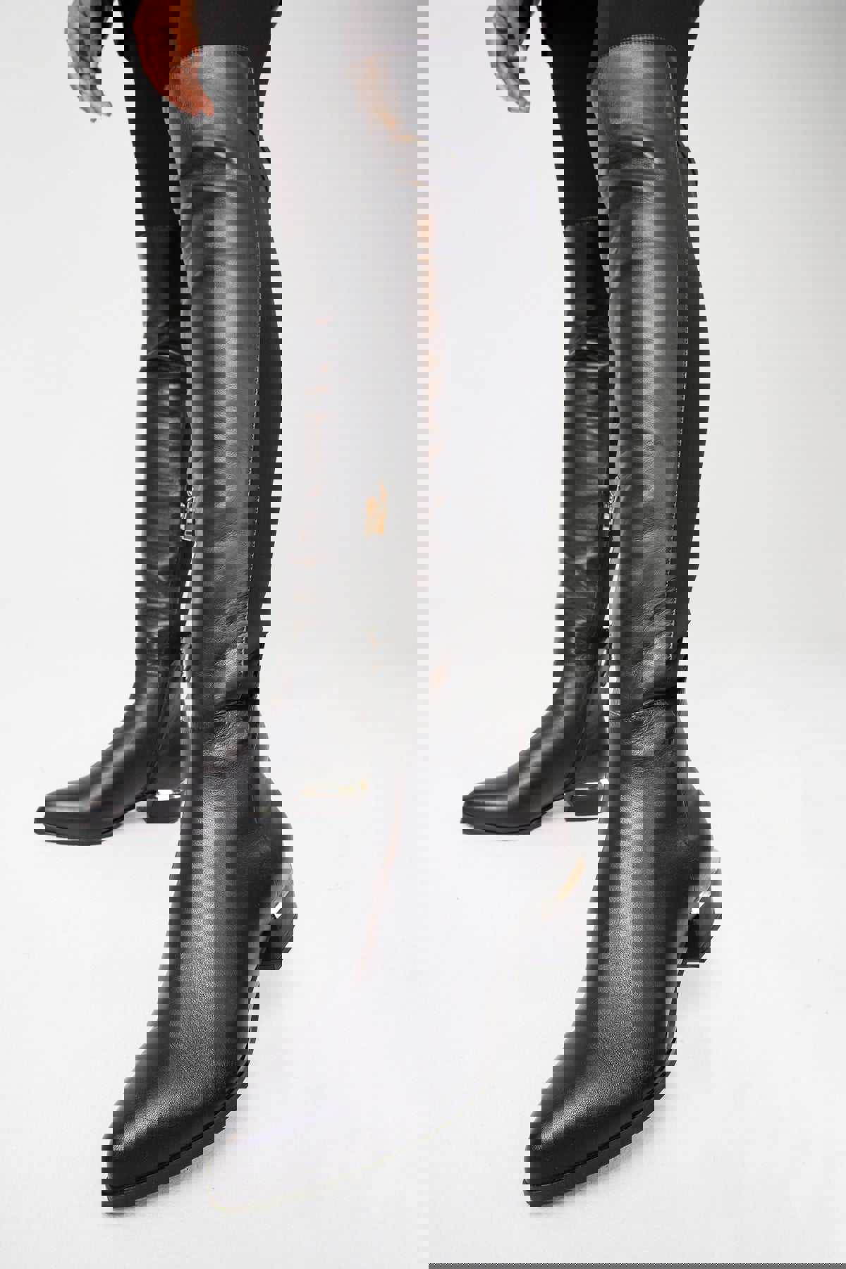 Fairoks Black Leather Pointy Toe Knee High Women Boot