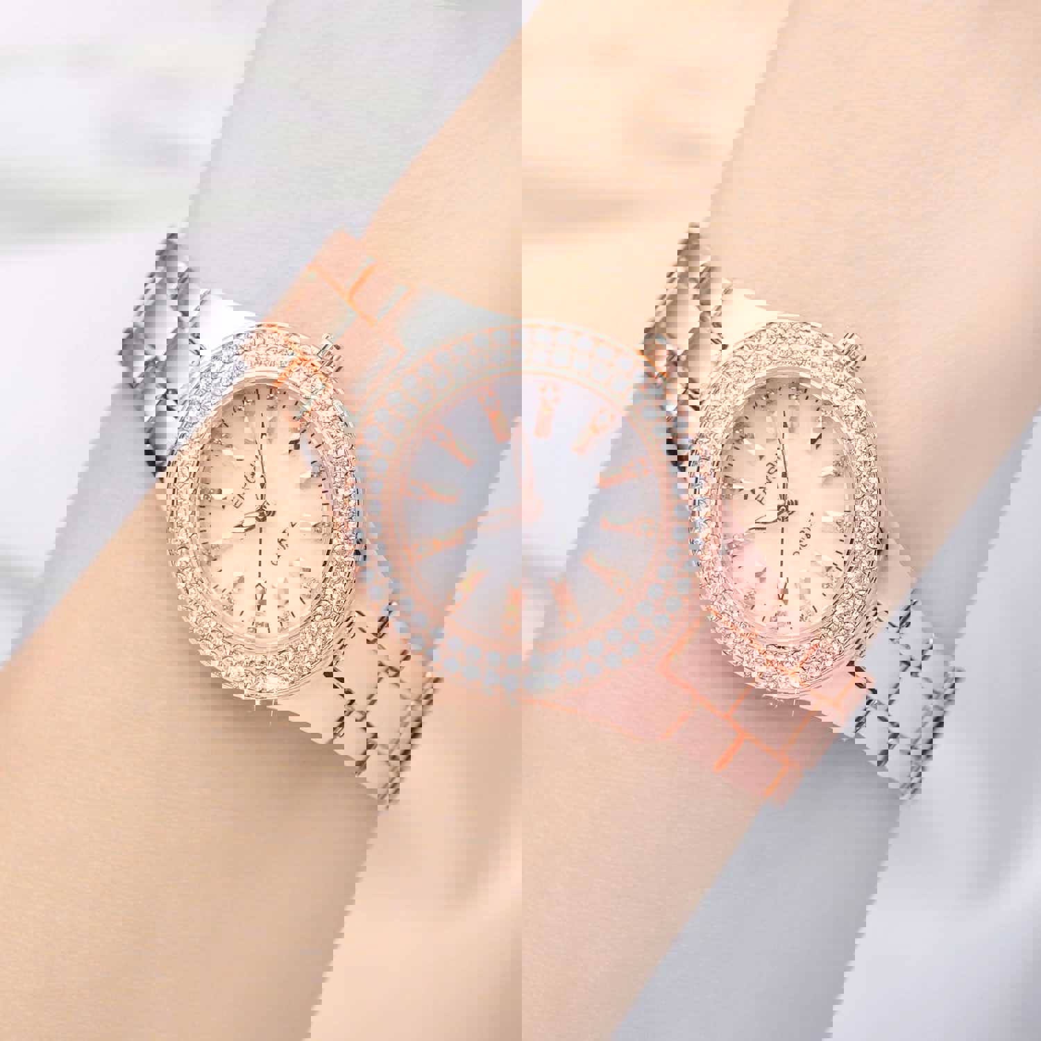 New Women's Watch: Korean Trend Full Diamond Waterproof Fashion Quartz Steel Belt Watch