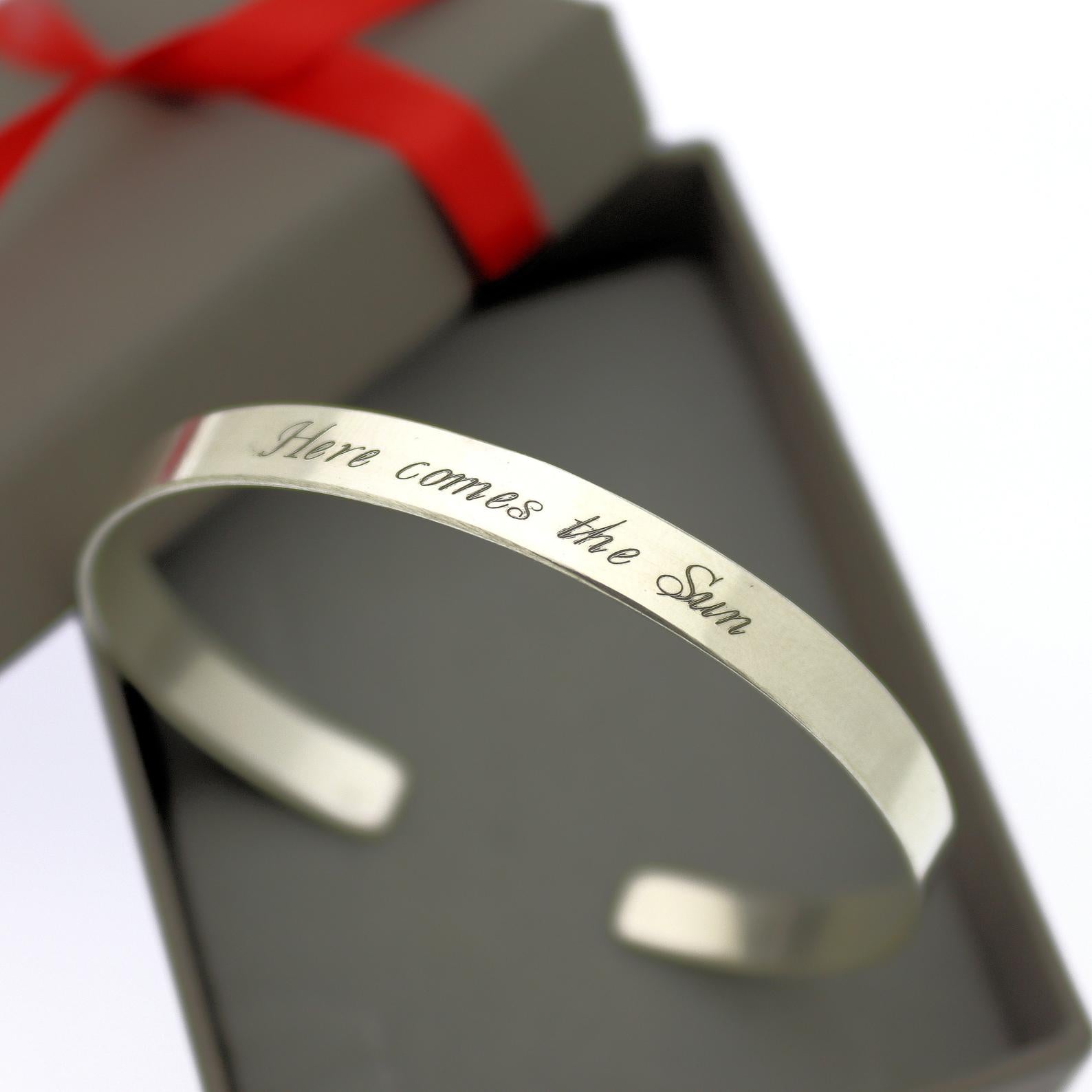 Je Taime Love Bracelet - Personalized Sterling Silver Engraved Gift
