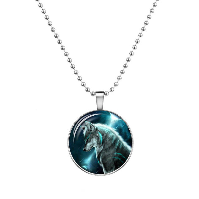 2016 Wolf Cabochon Glass Glowing Pendant Necklace - Fashion Jewelry with Silver Plated Chain
