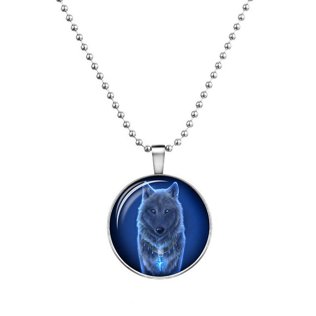 2016 Wolf Cabochon Glass Glowing Pendant Necklace - Fashion Jewelry with Silver Plated Chain