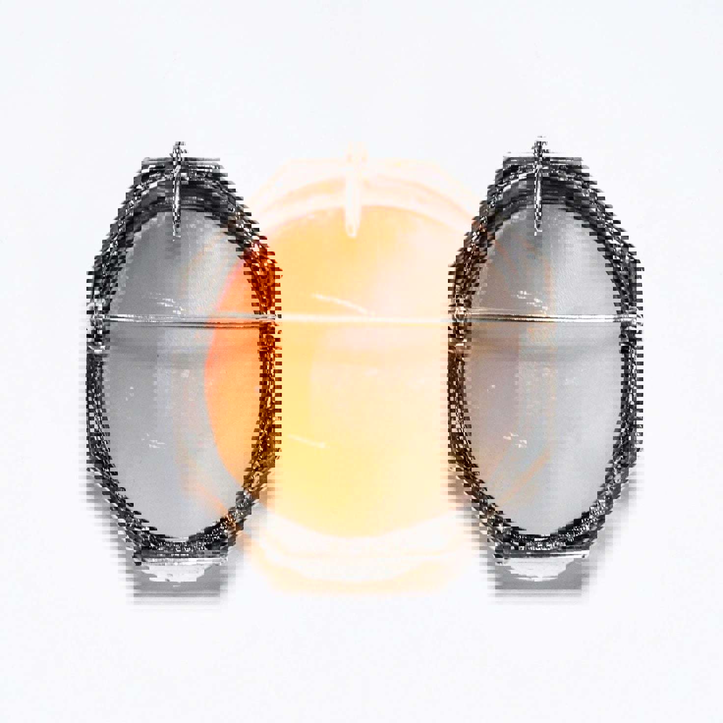 Classical Victorian Shell Cameo in 9K White Gold Filigree Pendant/Brooch