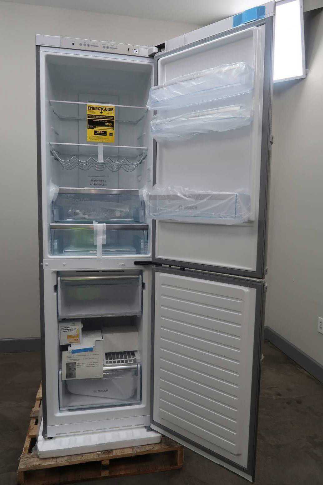 Bosch 800 Series 24 Inch Bottom Freezer Refrigerator with Ice Maker (B11CB81SSS)