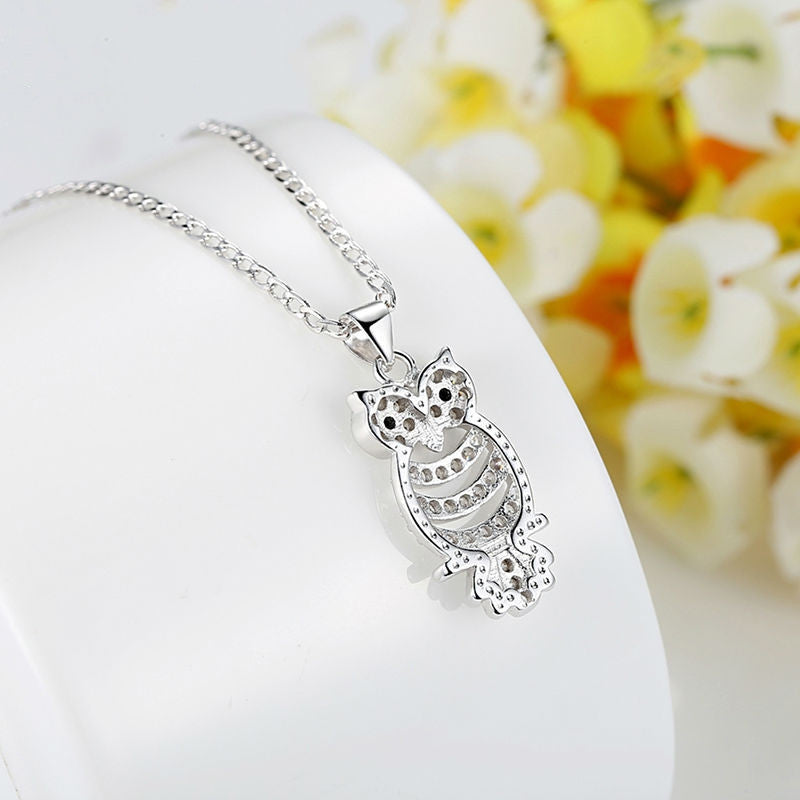 Retro Owl Pendant Necklace with AAA Austrian Zircon 18K White Gold Plated