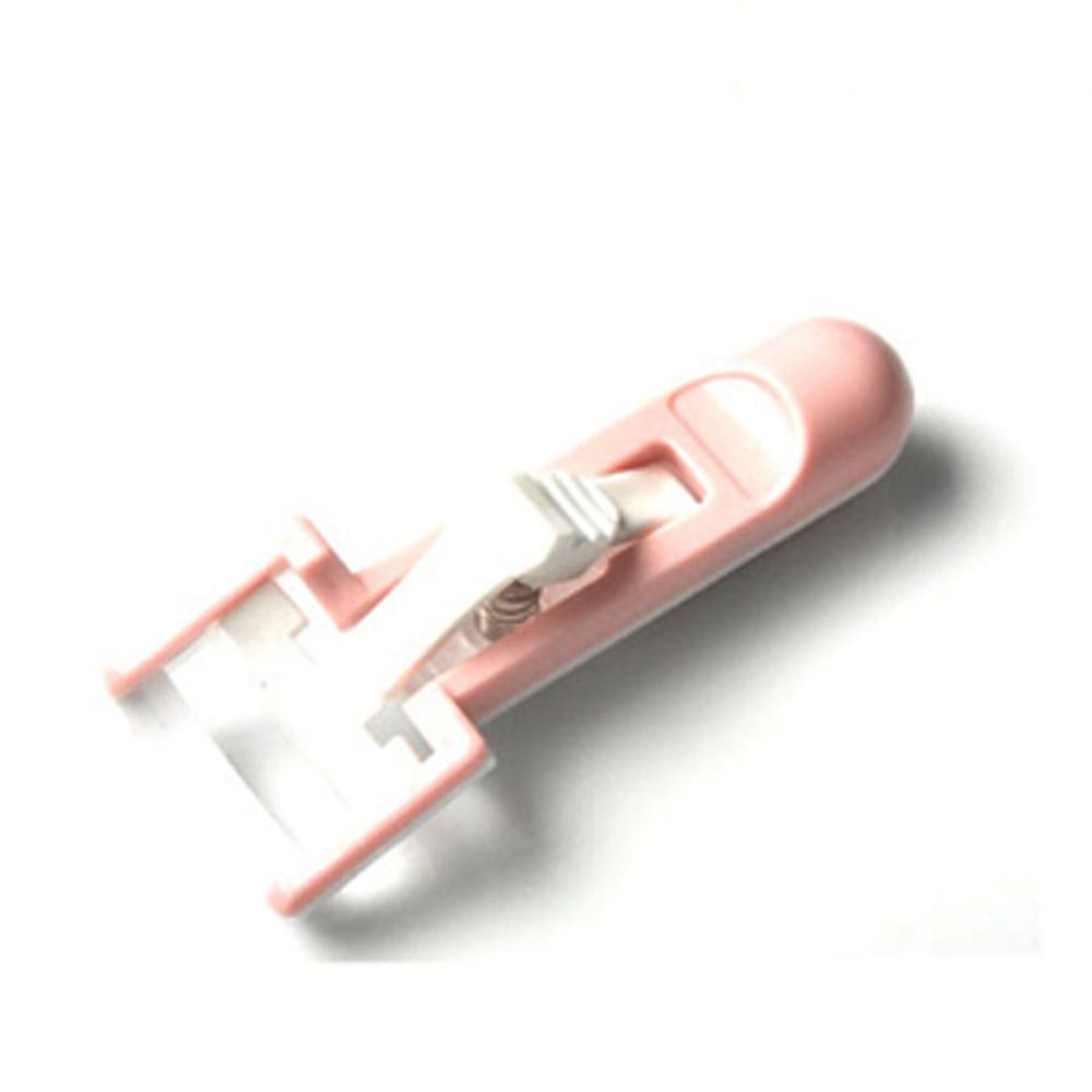 Plastic Eyelash Curler for Women - Mini Beauty Makeup Tool