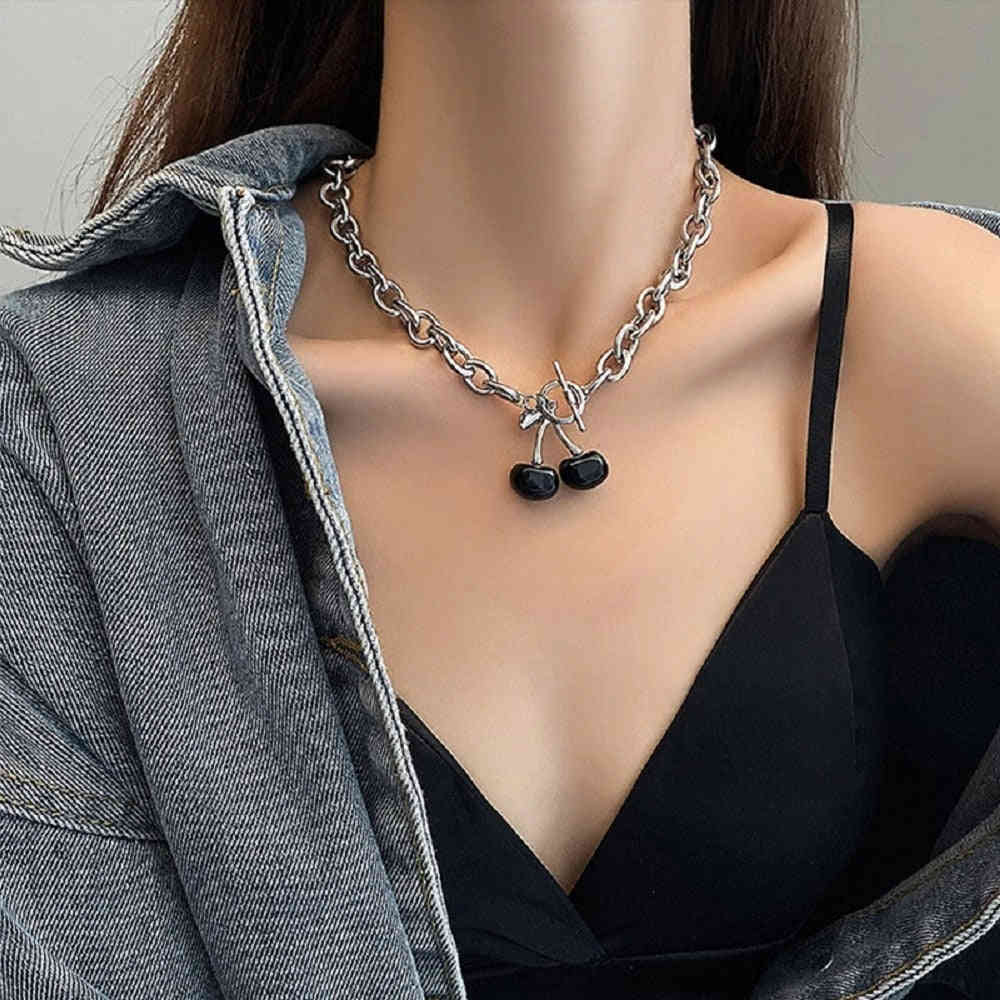2021 Trendy Vintage Black Cherry Pendant Metal Clavicle Sexy Chain Jewelry for Women