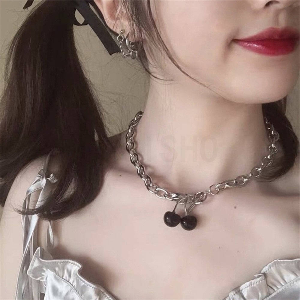 2021 Trendy Vintage Black Cherry Pendant Metal Clavicle Sexy Chain Jewelry for Women