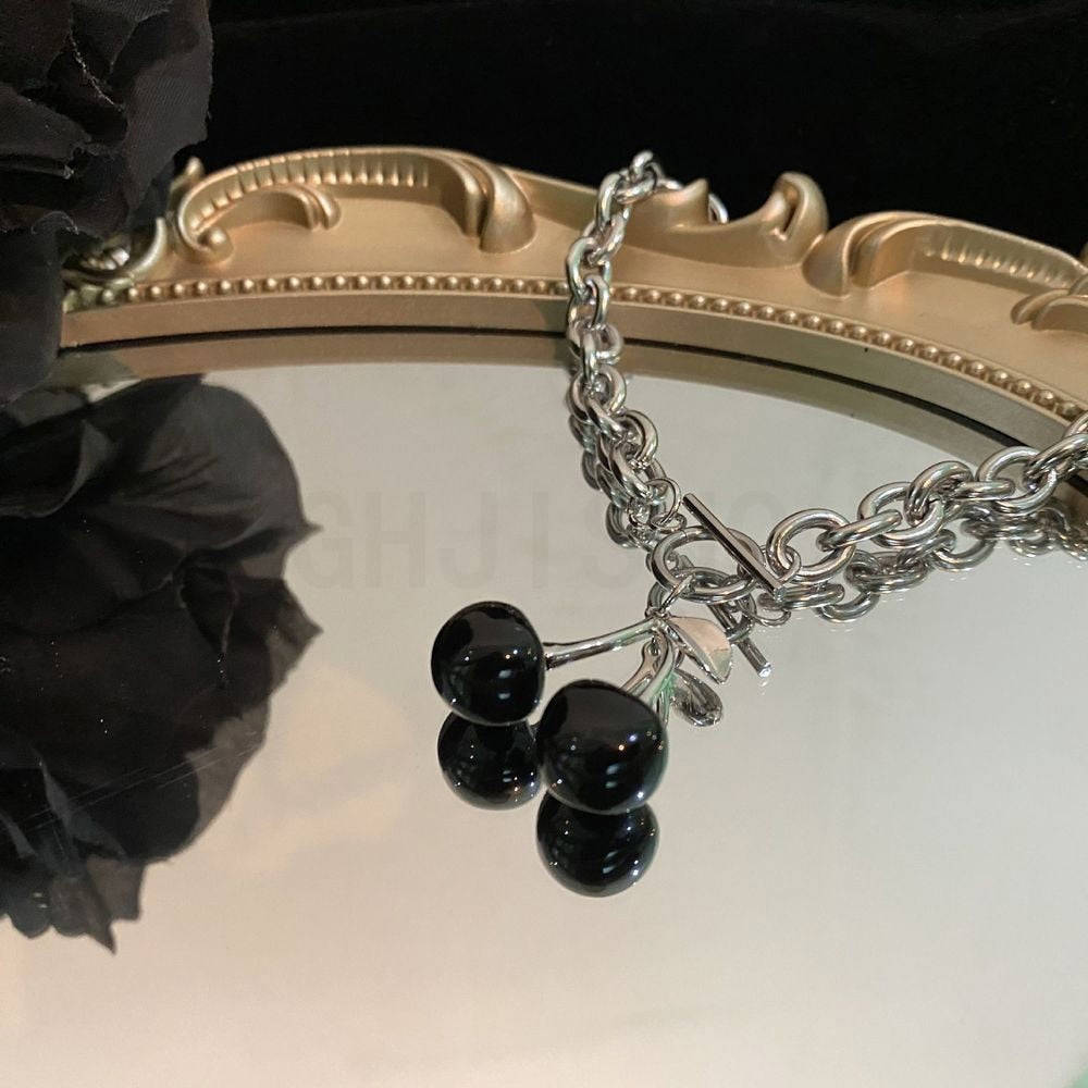 2021 Trendy Vintage Black Cherry Pendant Metal Clavicle Sexy Chain Jewelry for Women