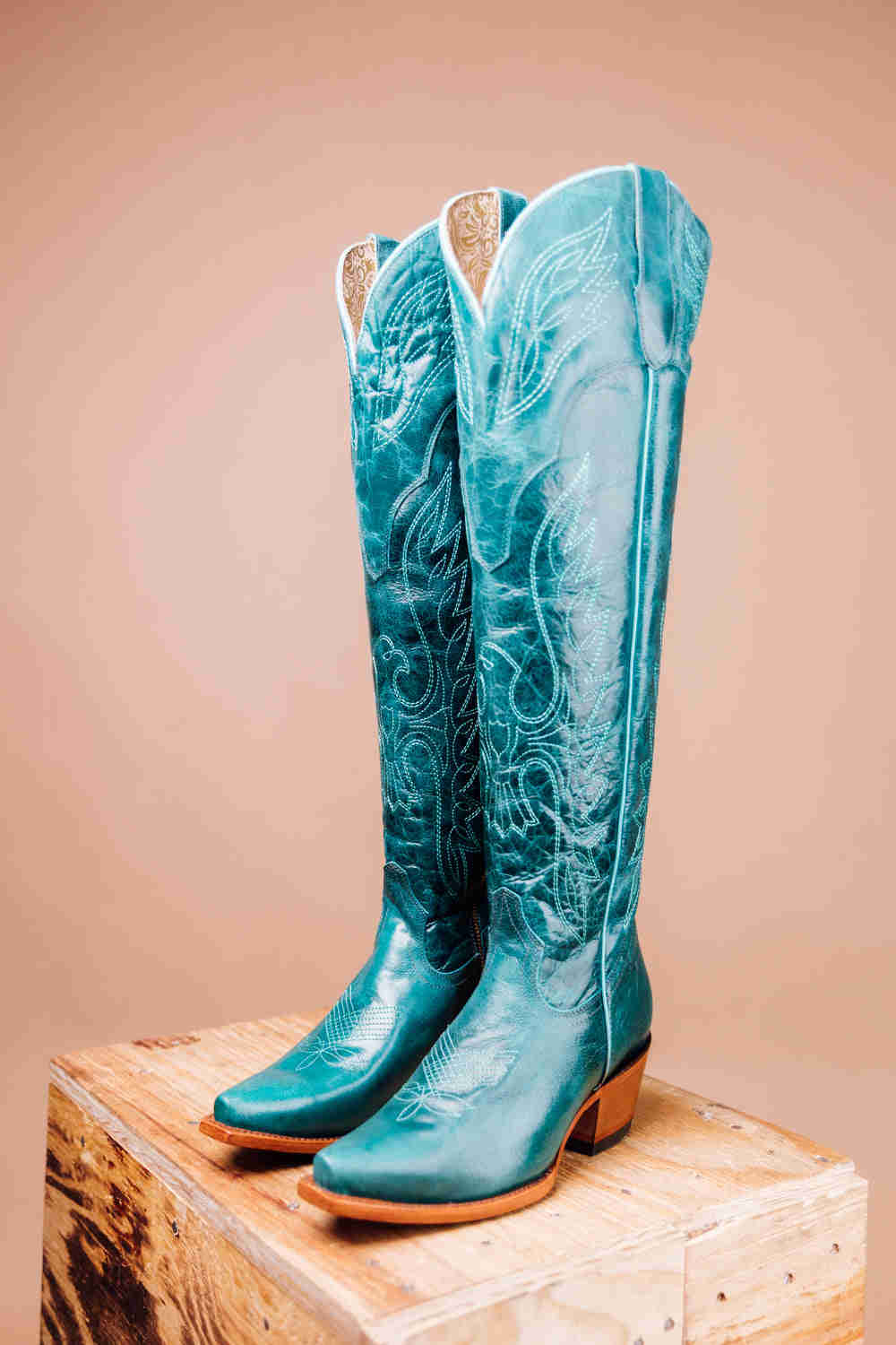 The Juany XL Snip Toe Cowgirl Boot