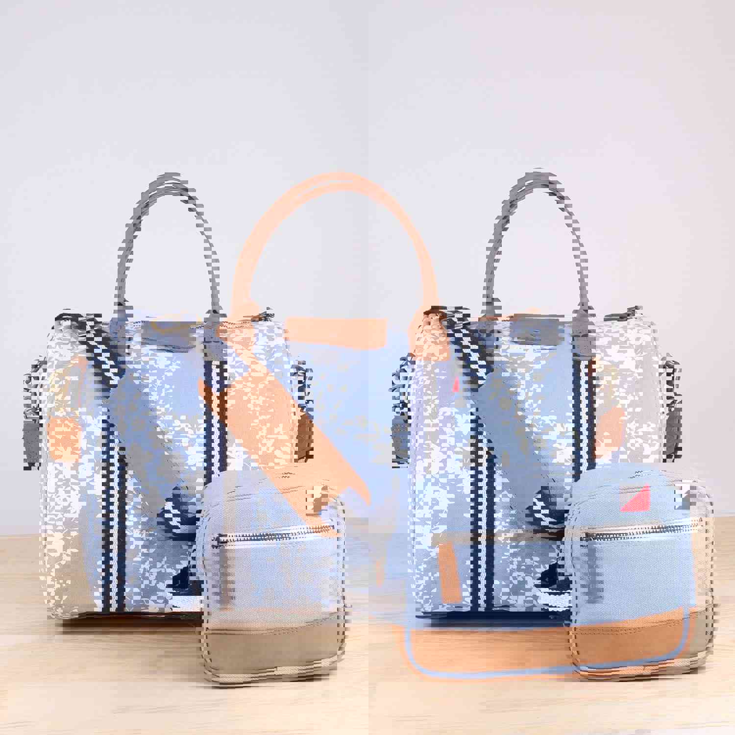 Tourist Duffle and Travel Kit Set - Stylish & Sustainable 2022 Design