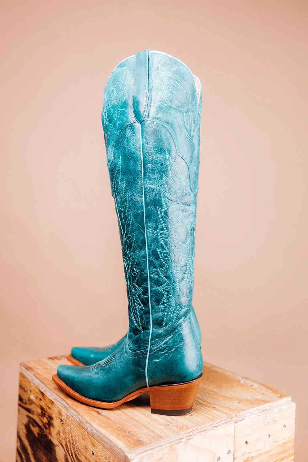 The Juany XL Snip Toe Cowgirl Boot
