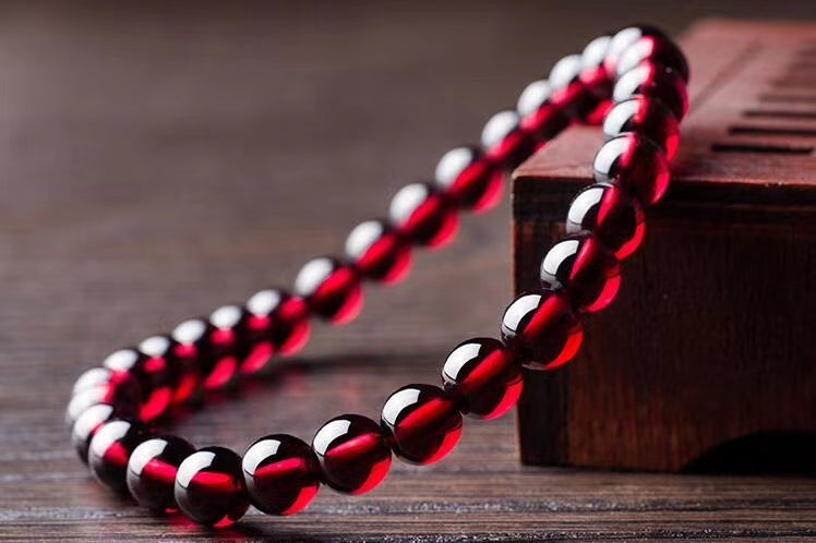 Natural Wine Red Garnet Single Loop Bracelet