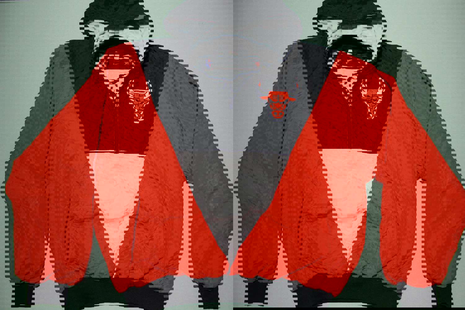 Chicago Bulls Vintage 90s Custom Made Nike Windbreaker Pullover Hoodie Jacket