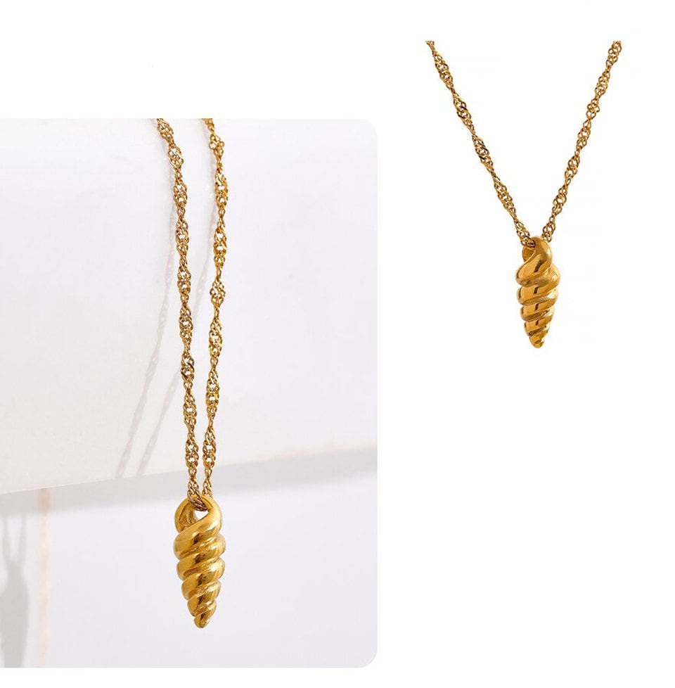 18K Gold PVD Conch Shell Pendant Necklace