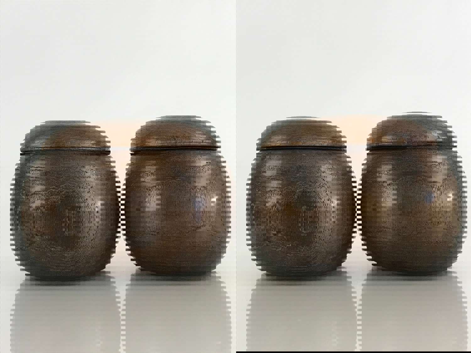 Vintage Japanese Go Stone Goishi Game Piece Complete Set with Wood Bowl