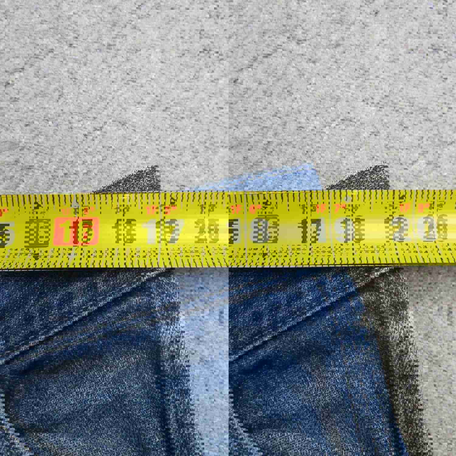 Wrangler Jeans Mens W38XL34 Blue Straight Leg High Rise Lightweight Outdoor