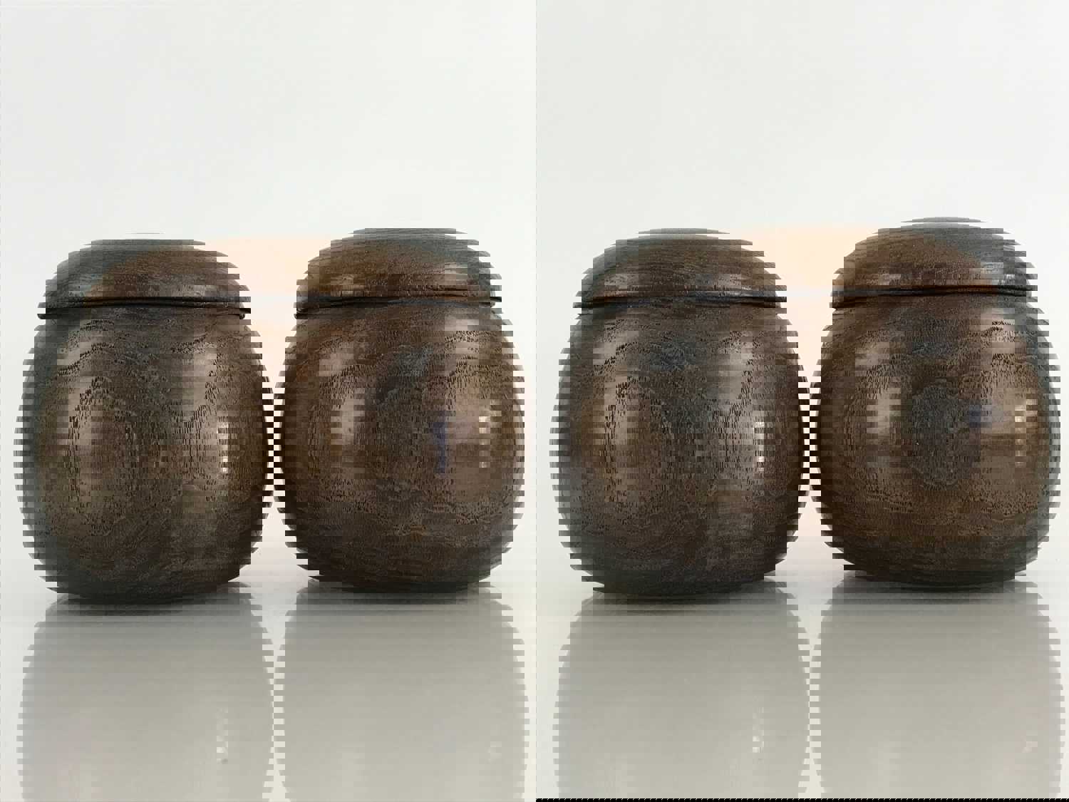 Vintage Japanese Go Stone Goishi Game Piece Complete Set with Wood Bowl