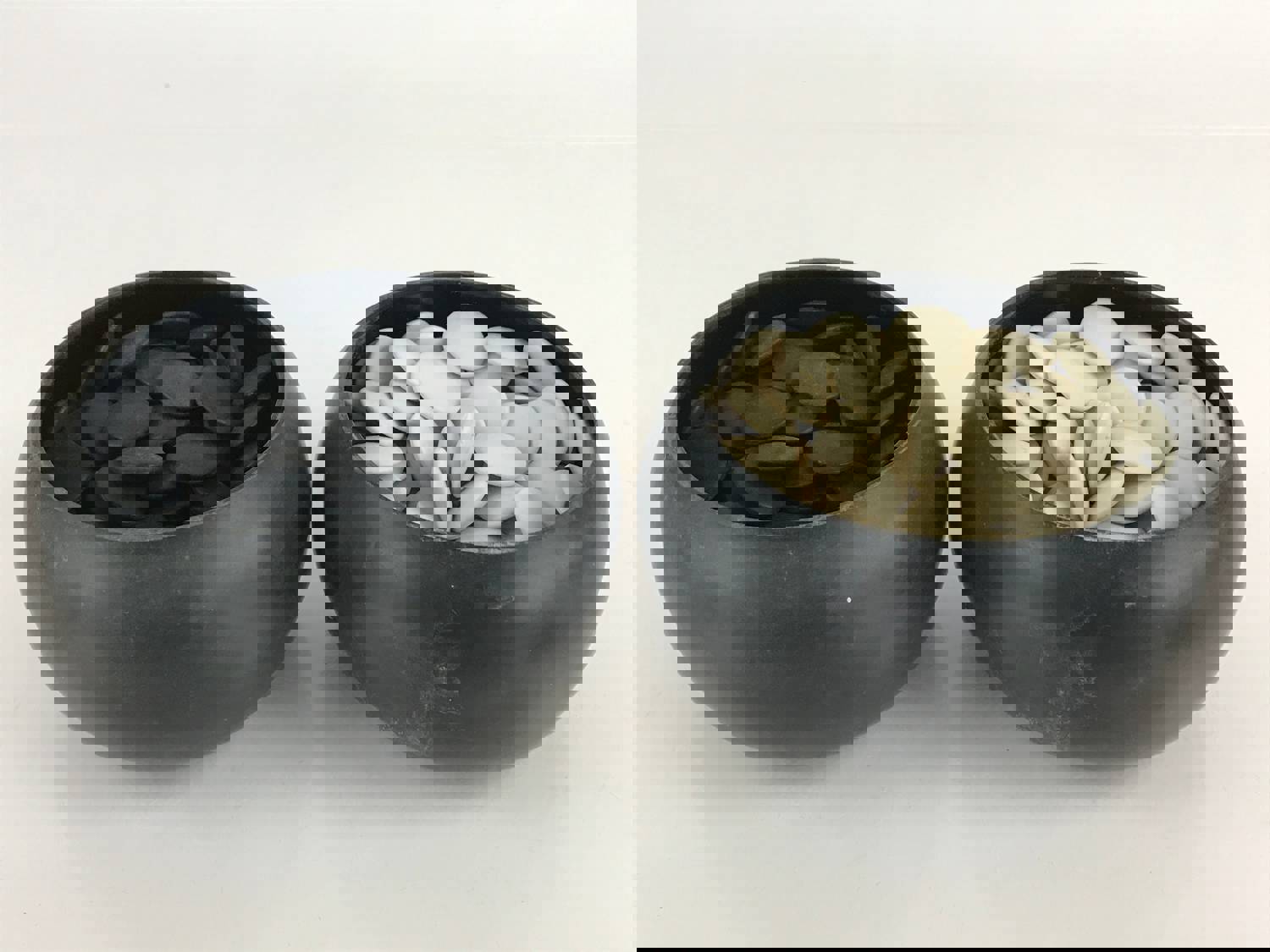 Vintage Japanese Go Stone Goishi Game Piece Complete Set with Plastic Bowls