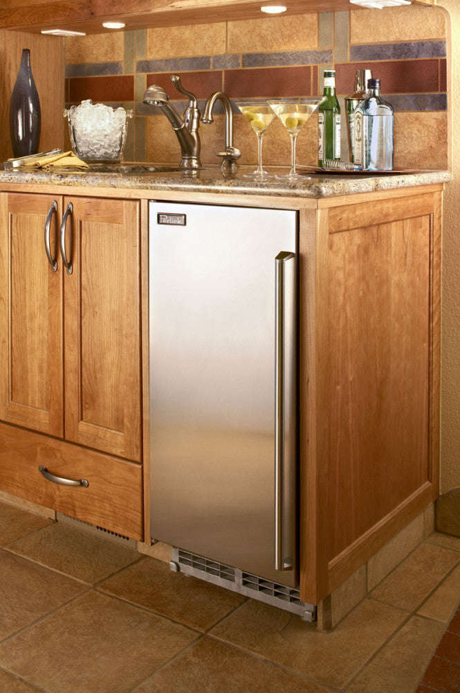Perlick 15 Signature Series Clear Ice Maker with Panel-Ready Solid Door
