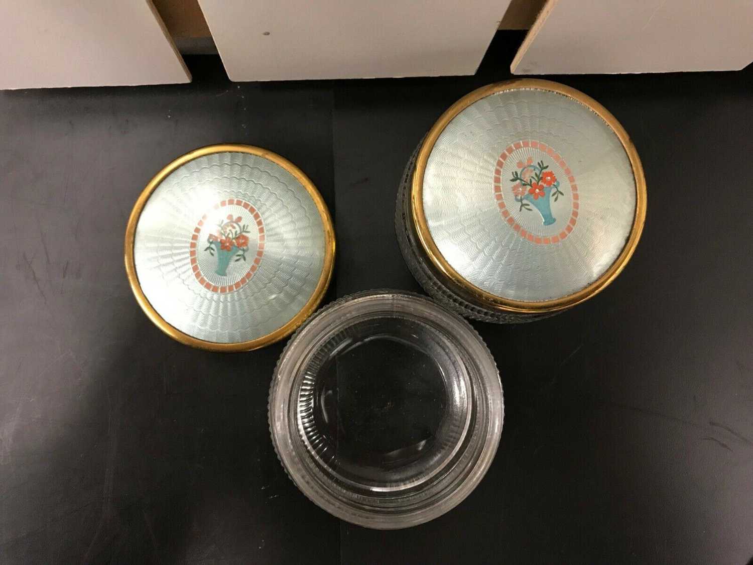 Vintage Vanity Set with 9 Beauty Tools and 4 Jars - Gold Tone Daisy Design