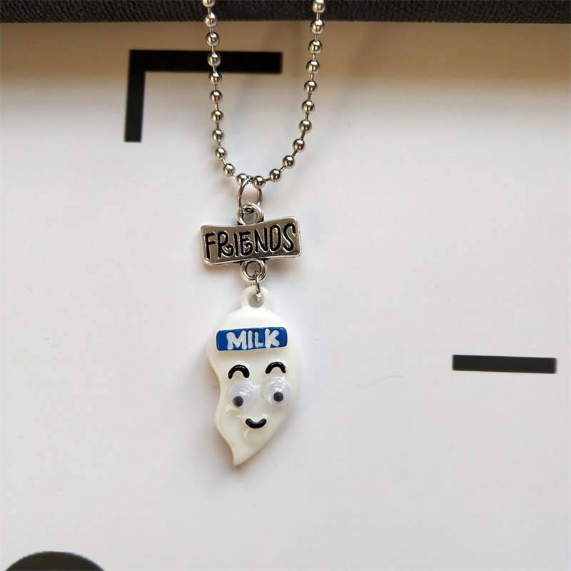 2 Pieces / Set of Friend Heart-shaped Biscuits With Milk Pendant Necklace BFF Broken Heart Mini Food Jewelry