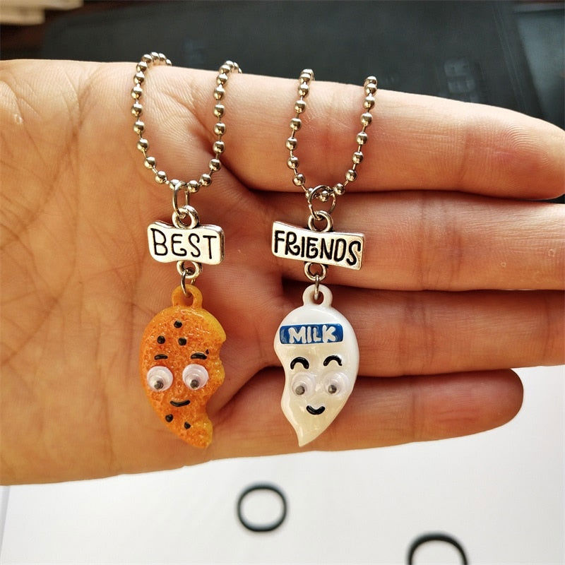 2 Pieces / Set of Friend Heart-shaped Biscuits With Milk Pendant Necklace BFF Broken Heart Mini Food Jewelry